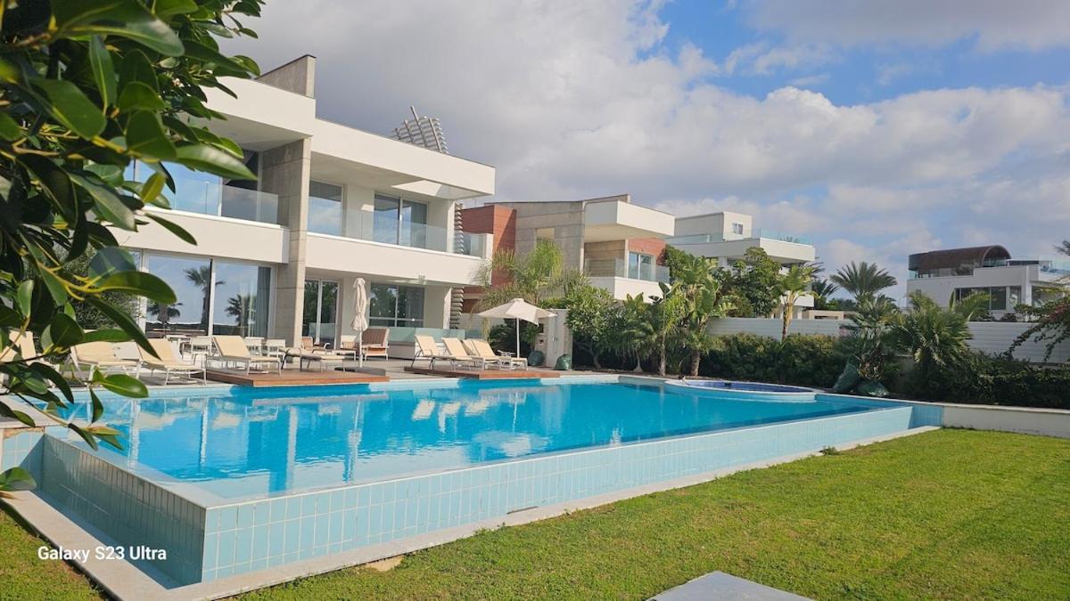Beachfront Luxury Villa Tranquility Айя Напа Екстериор снимка